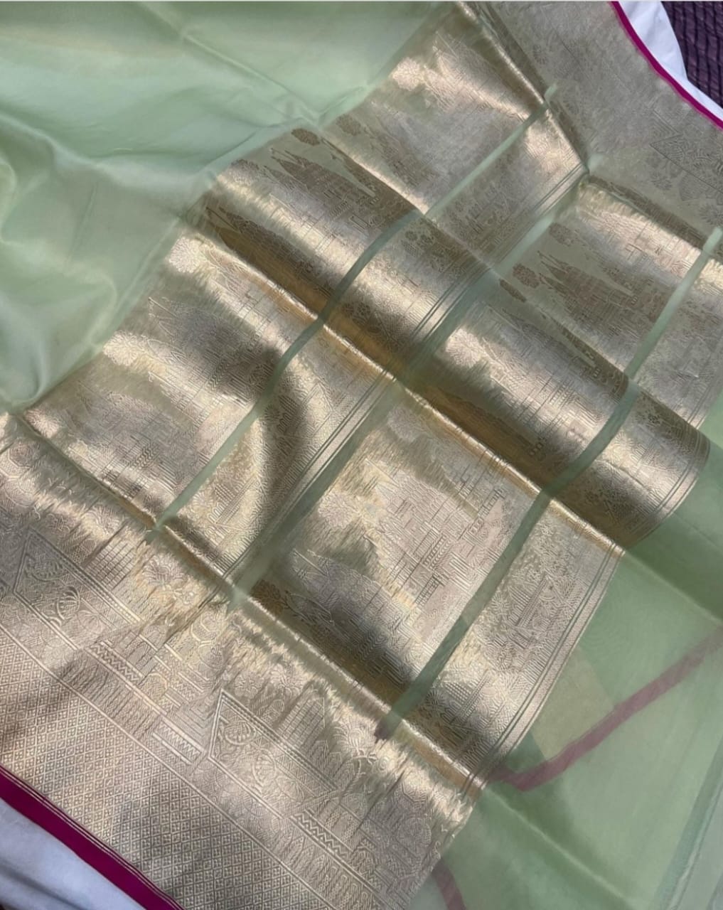 PISTA GREEN ORGANZA SILK SAREE WITH ZARI WEAVED TEMPLE BORDER