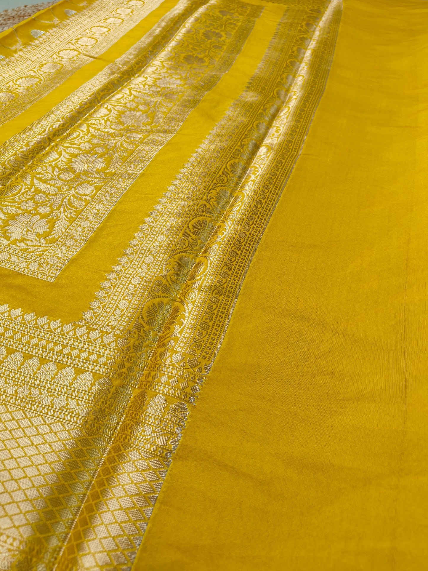 YELLOW SOFT SILK SAREE WITH ZARI WEAVEING