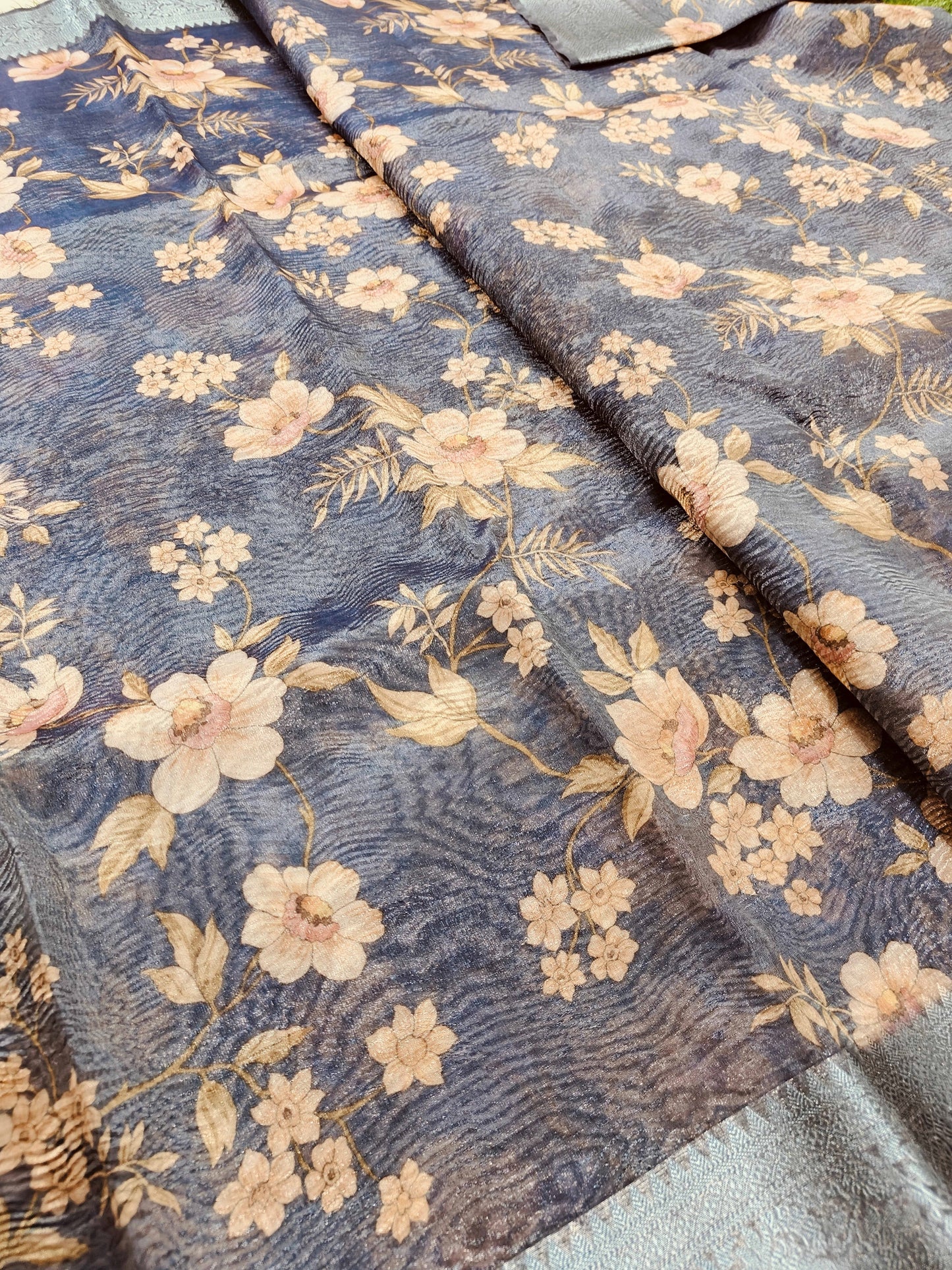 GREY BLUE CRUSHED TISSUE DIGITAL PRINT SAREE