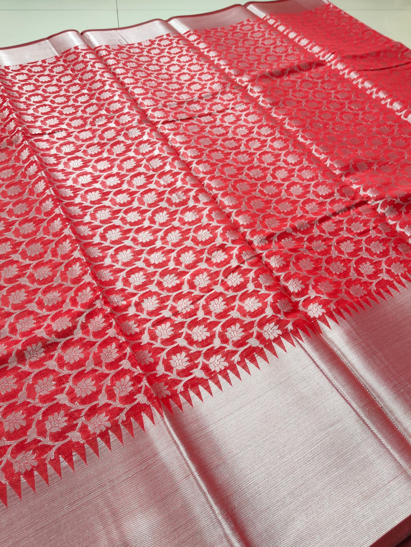 RED SOFT SILK SAREE WITH ZARI JAAL