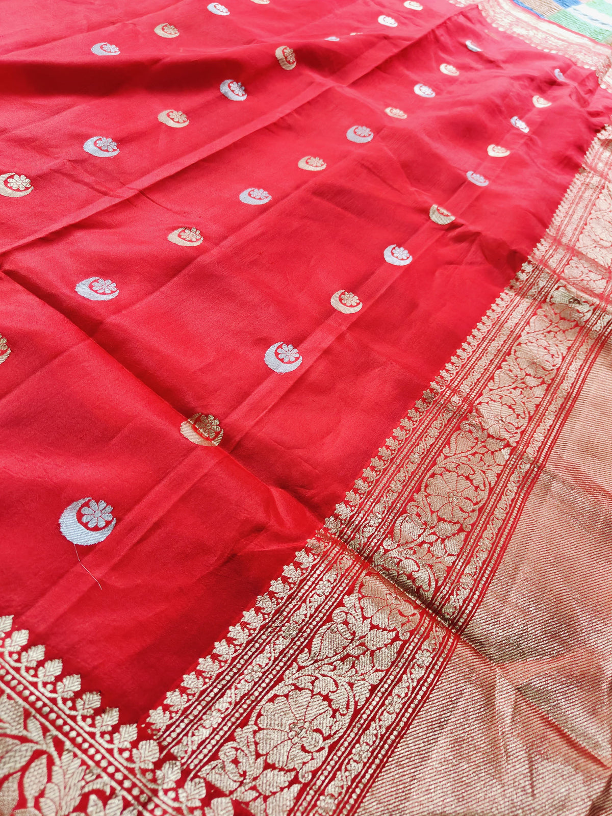CELEBRITY INSPIRED RED RAW MANGO SILK SRAEE