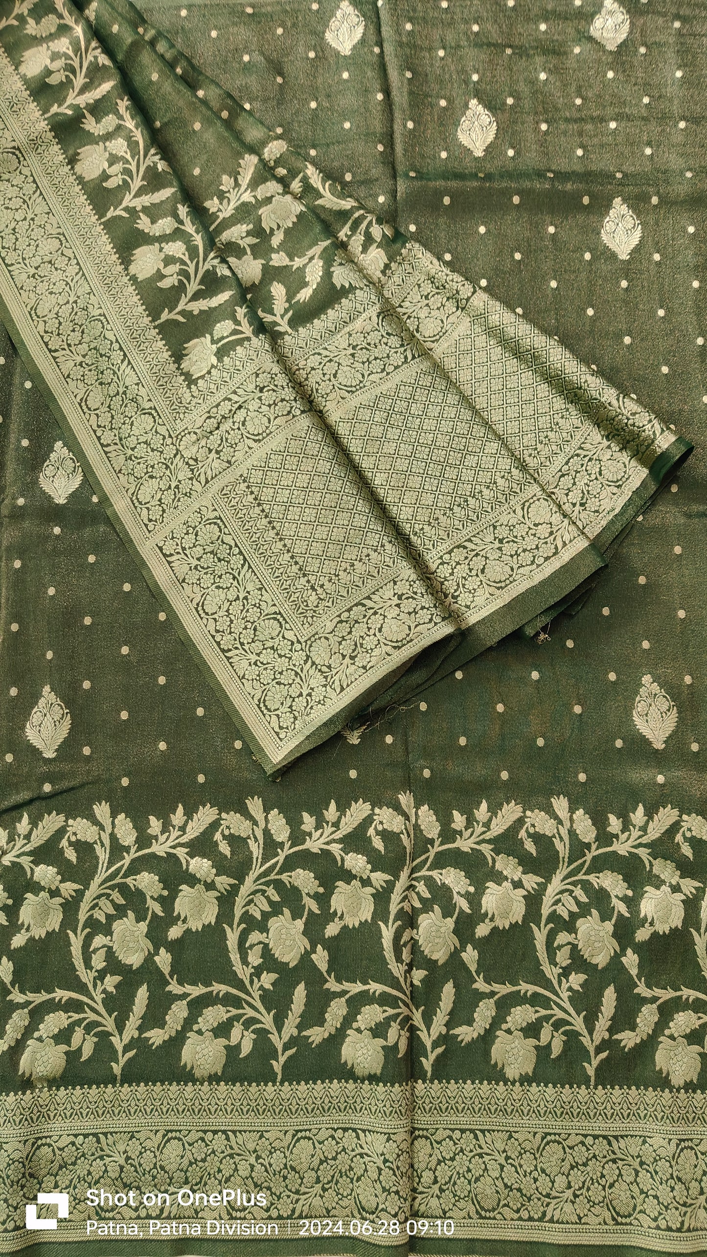 GREEN TISSUE SILK SAREE WITH FLOWER MOTIF