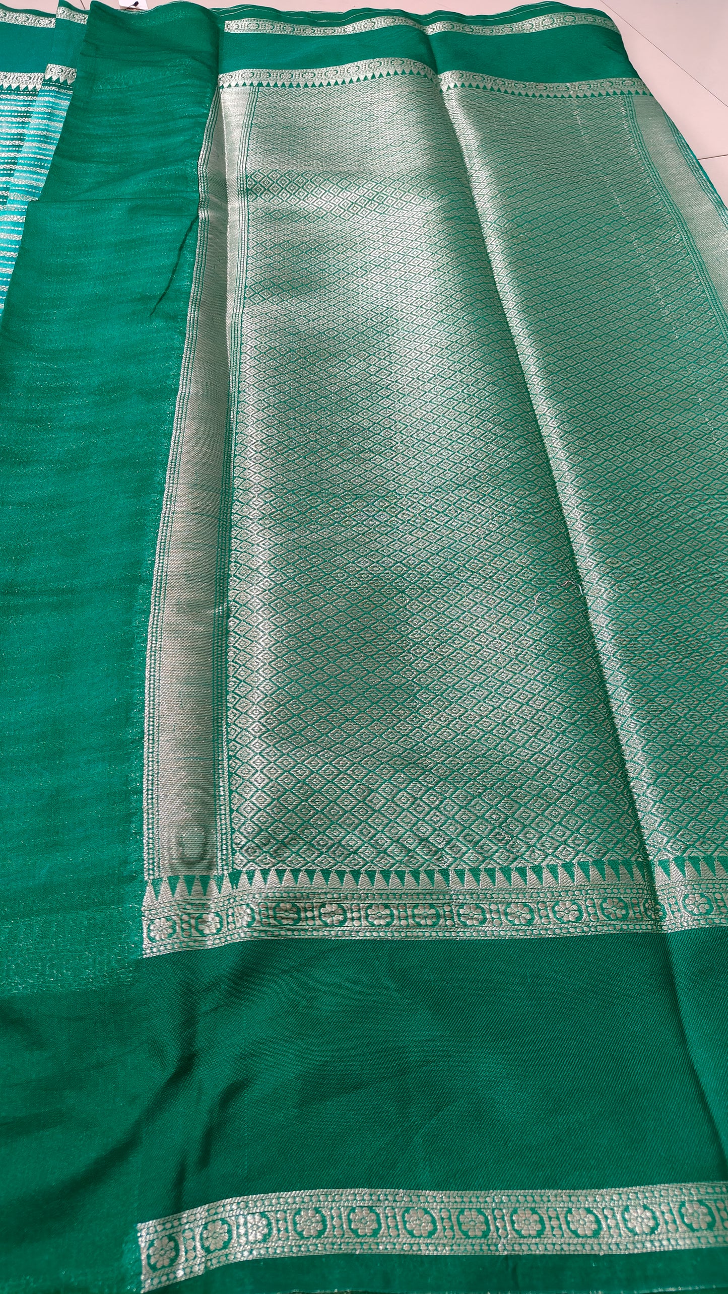 GREEN  GARHWAL BORDER TIE DYE SAREE WITH STRIPS