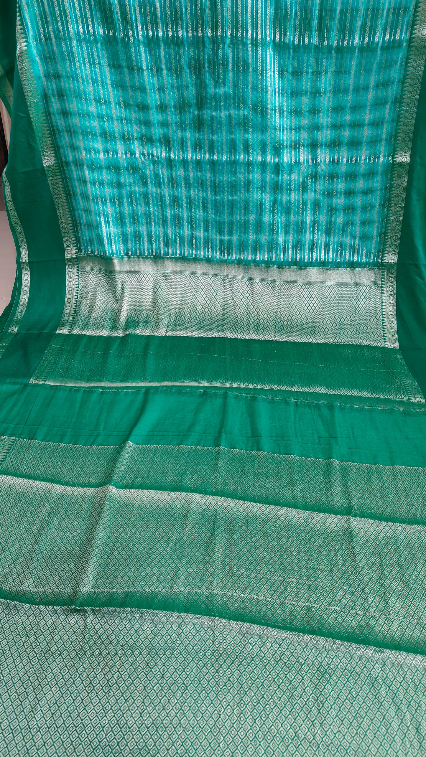 GREEN  GARHWAL BORDER TIE DYE SAREE WITH STRIPS