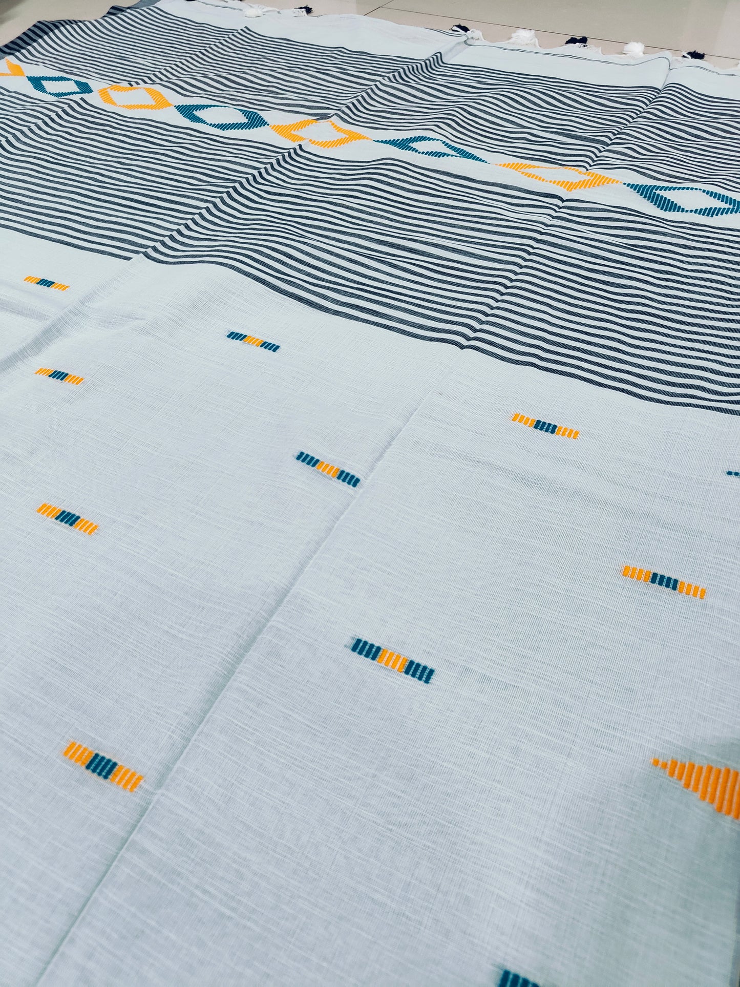 GREY KHADDI COTTON WITH KHICCHA WORK
