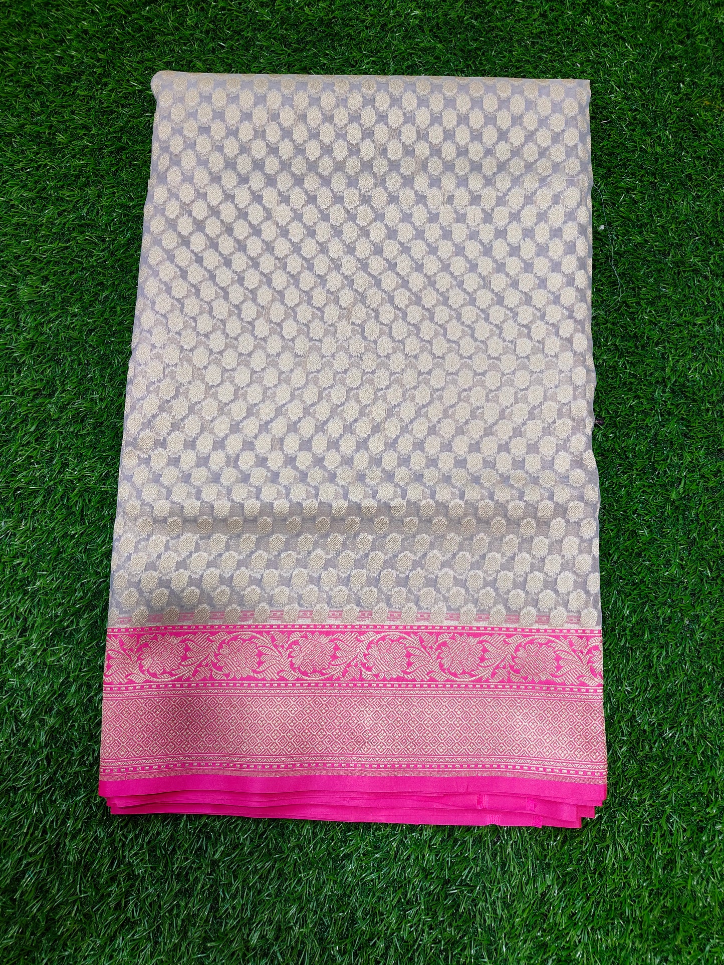 GREY ORGANZA SILK PINK BORDER